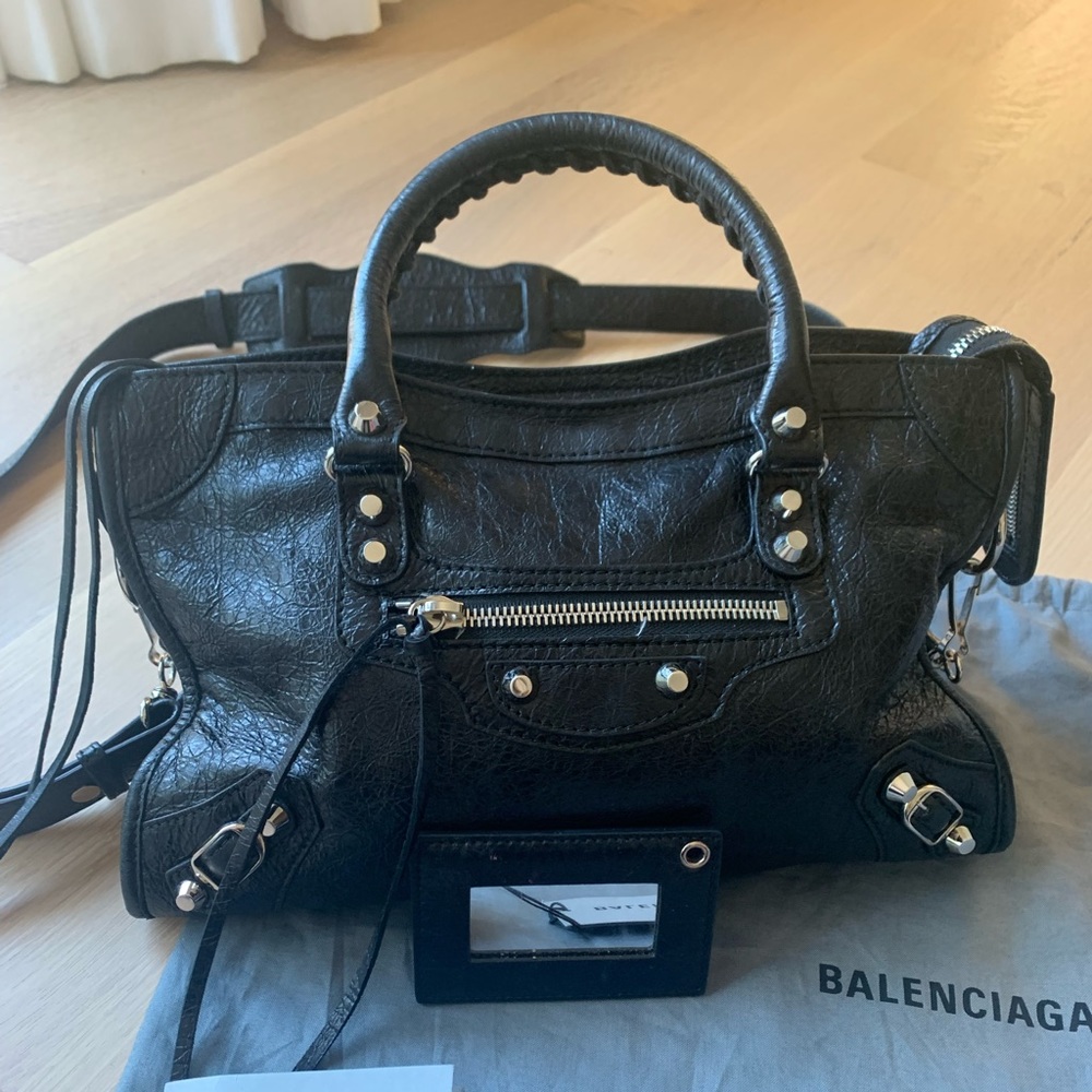 Balenciaga Neo Cagole City tote bag in crinkled lambskin leather